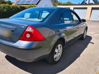 Gebraucht Ford Mondeo 131 PS (96 kW) 2004 Blau Limousine