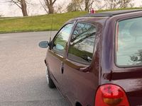 Second-hand Renault Twingo 58 CP (42 kW) 2001 Roșu Hatchback