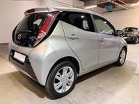 Second-hand Toyota Aygo 69 CP (50 kW) 2016 Argintiu Hatchback