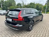 Gebraucht Volvo V60 Plus 197 PS (144 kW) 2023 Schwarz Kombi