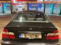 Gebraucht BMW 318 143 PS (105 kW) 2004 Schwarz Limousine