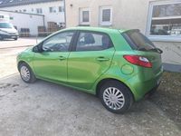 Gebraucht Mazda 2 75 PS (55 kW) 2009 Grün Kleinwagen