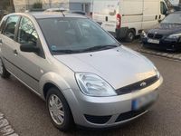 Gebraucht Ford Fiesta 80 PS (58 kW) 2005 Silber Kleinwagen