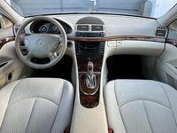 Gebraucht Mercedes E220 Elegance 150 PS (110 kW) 2004 Beige Limousine