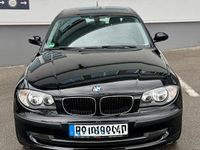 Gebraucht BMW 116 122 PS (89 kW) 2009 Schwarz Kleinwagen