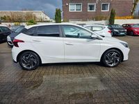 Gebraucht Hyundai i20 Select 101 PS (74 kW) 2021 Weiß Kleinwagen