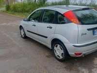 Second-hand Ford Focus 101 CP (74 kW) 2002 Argintiu Hatchback