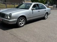 Gebraucht Mercedes E240 Elegance 170 PS (125 kW) 1998 Silber Limousine