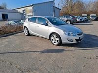 Gebraucht Opel Astra 140 PS (102 kW) 2011 Silber Kleinwagen