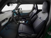 Gebraucht Mini Cooper Favoured 156 PS (114 kW) 2024 British racing green meta Kleinwagen