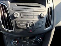 Gebraucht Ford Focus Trend 101 PS (74 kW) 2015 Silber Limousine