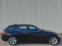 Gebraucht BMW 320 Advantage 184 PS (135 kW) 2018 Schwarz Kombi