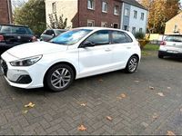 gebraucht Hyundai i30 Garantie Automatik 140 PS