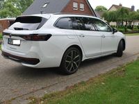 Gebraucht VW Passat R-line 150 PS (110 kW) 2024 Weiß Kombi