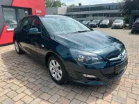 Gebraucht Opel Astra Edition 116 PS (85 kW) 2015 Grün Limousine