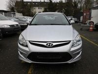 Gebraucht Hyundai i30 Edition 109 PS (80 kW) 2010 Silber Limousine