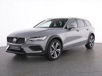 Gebraucht Volvo V60 CC Plus 197 PS (144 kW) 2024 Grau vapour grey / metallic Kombi
