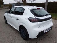 Gebraucht Peugeot 208 75 PS (55 kW) 2021 Weiß Kleinwagen