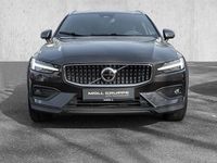 Gebraucht Volvo V60 CC Ultimate 197 PS (144 kW) 2024 Platinum grey / metallic Kombi