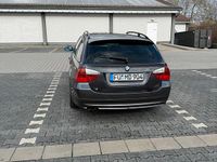 Gebraucht BMW 325 218 PS (160 kW) 2007 Grau Kombi
