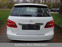 Gebraucht Mercedes B180 122 PS (89 kW) 2014 Weiß Van / Kleinbus