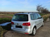 Gebraucht VW Touran Trendline 105 PS (77 kW) 2014 Silber Van / Kleinbus