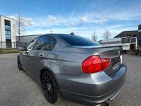 Gebraucht BMW 318 143 PS (105 kW) 2010 Grau Limousine