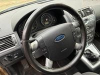 Gebraucht Ford Mondeo 130 PS (95 kW) 2006 Gold Limousine