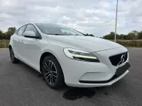 Usata Volvo V40 122 CV (89 kW) 2016 Bianco Berlina