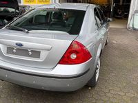Gebraucht Ford Mondeo Ghia 170 PS (125 kW) 2003 Silber Limousine