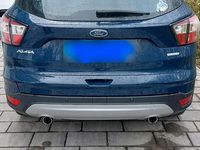 Gebraucht Ford Kuga 150 PS (110 kW) 2017 Blau SUV