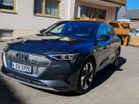 Używany Audi e-tron S-Line 230 kW (313 KM) 2022 Szary SUV