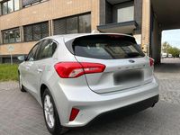 Second-hand Ford Focus 151 CP (111 kW) 2018 Gri Berlinǎ