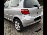 Gebraucht Toyota Yaris 80 PS (58 kW) 2005 Silber Kleinwagen