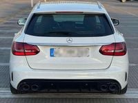 Gebraucht Mercedes C300 AMG 258 PS (189 kW) 2019 Weiß Kombi