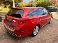 Gebraucht Toyota Auris Executive 124 PS (91 kW) 2013 Rot Kombi