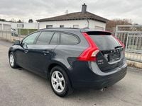 Gebraucht Volvo V60 Momentum 120 PS (88 kW) 2017 Grau Kombi