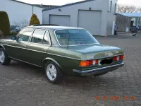 Gebraucht Mercedes E230 136 PS (100 kW) 1983 Grün Limousine