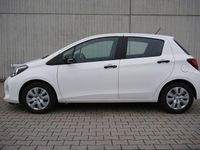 Gebraucht Toyota Yaris 69 PS (50 kW) 2015 Super white 2 Kleinwagen