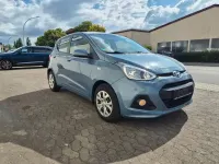 Gebraucht Hyundai i10 87 PS (63 kW) 2016 Blau Kleinwagen