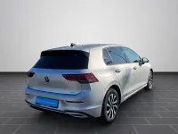 Gebraucht VW Golf VIII Active 131 PS (96 kW) 2022 Silber Limousine