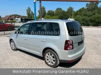 Gebraucht VW Touran Highline 140 PS (102 kW) 2009 Gold Van / Kleinbus