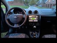 Gebraucht Ford Fiesta 60 PS (44 kW) 2005 Blau Kleinwagen