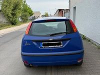 Usata Ford Focus 100 CV (73 kW) 2002 Blu Berlina
