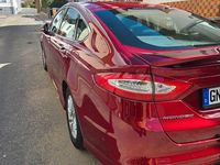 Gebraucht Ford Mondeo Titanium 160 PS (117 kW) 2016 Rot Limousine
