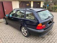 Gebraucht BMW 320 150 PS (110 kW) 2002 Blau Kombi