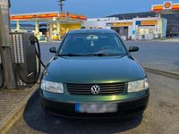 Gebraucht VW Passat 90 PS (66 kW) 2001 Grün Limousine