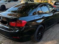 Gebraucht BMW 320 184 PS (135 kW) 2012 Schwarz Limousine