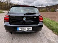 Gebraucht BMW 114 102 PS (75 kW) 2012 Schwarz Kleinwagen