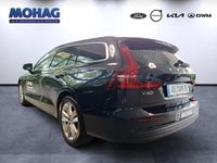 Gebraucht Volvo V60 Core 163 PS (119 kW) 2024 Schwarz Kombi